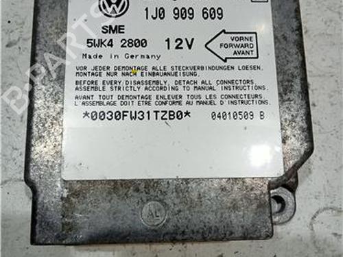 Used ECU airbags VW GOLF IV (1J1) 1.4 16V (75 hp) 23931672