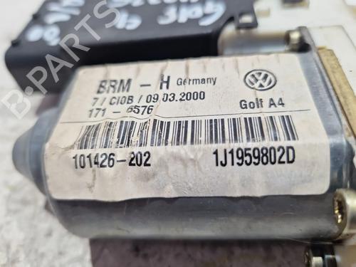 Right front window motor VW GOLF IV (1J1) 1.6 | BP29518738E20 