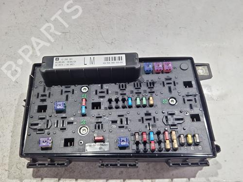 Used Fuse box Fuse box OPEL ASTRA H GTC (A04) 1.6 (L08) (116 hp) 32744937 32744937