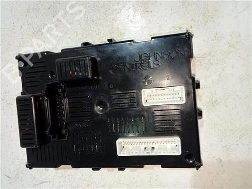 Used Fuse box NISSAN MICRA III (K12) 1.2 16V (80 hp) 23929875