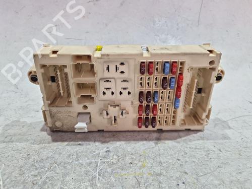 Used Fuse box Fuse box ALFA ROMEO 147 (937_) 1.9 JTDM 16V (937.AXN1B, 937.BXN1B) (150 hp) 33977886 33977886