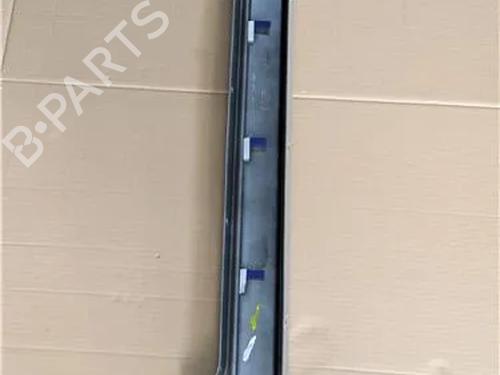 Used Door moulding trim SUZUKI SAMURAI Open Off-Road Vehicle (SJ_) 1.3 (SJ413) (70 hp) 25616889