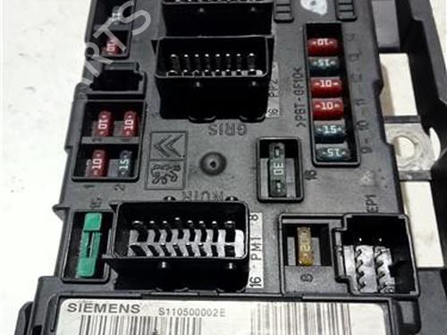 Used Fuse box Fuse box 24968158 24968158