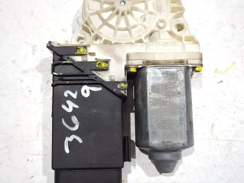 Rudehejsemotor forskærm højre SEAT TOLEDO II (1M2) 1.6 (100 hp) 23926011