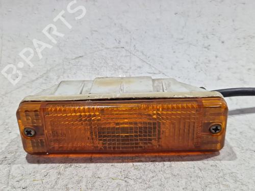 Clignotant avant gauche VW POLO Coupe (86C, 80) 1.0 (45 hp) 30832922