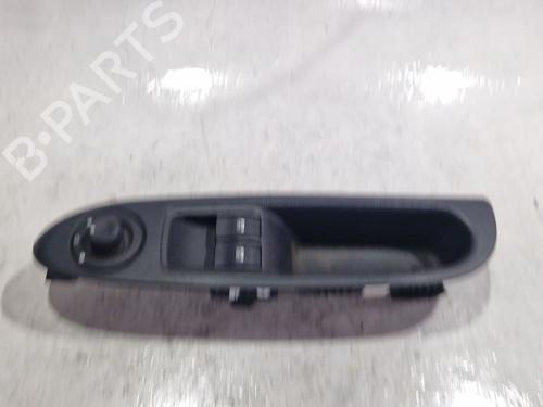 Used Left front window switch Left front window switch RENAULT CLIO II (BB_, CB_) 1.2 16V (BB05, BB0W, BB11, BB27, BB2T, BB2U, BB2V, CB05,... (75 hp) 33604984 33604984