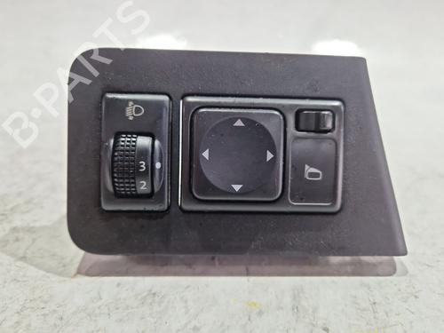 Used Headlight adjuster motor Headlight adjuster motor NISSAN NV200 / EVALIA Bus 1.5 dCi 90 (M20, M20M) (90 hp) 33605795 33605795