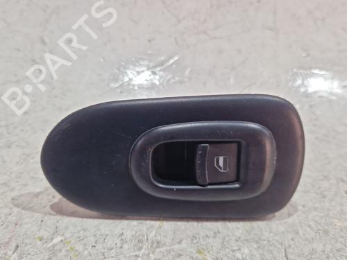 Interrupteur de vitre arrière gauche Interrupteur de vitre arrière gauche SEAT LEON (1M1) 1.9 TDI (110 hp) 33931158 33931158