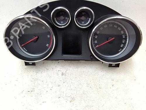 Used Instrument cluster OPEL INSIGNIA A (G09) 2.0 CDTI (68) (131 hp) 26206635