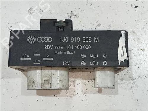 Used Electronic module SEAT IBIZA IV SC (6J1, 6P5) 1.2 TDI (75 hp) 23908397