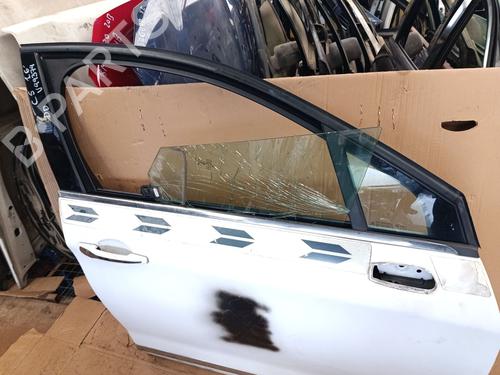 Used Right front door Right front door CITROËN C5 III (RD_) 2.0 HDi 150 / BlueHDi 150 (RDRHEA, RDRHE8, RDAHRM,... (150 hp) 40282357 40282357