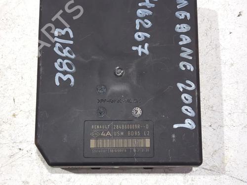 Used Fuse box RENAULT MEGANE III Hatchback (BZ0/1_, B3_) 1.9 dCi (BZ0N, BZ0J) (131 hp) 23927255
