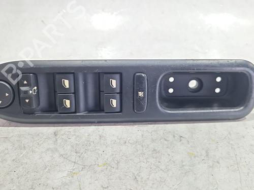 Used Left front window switch Left front window switch PEUGEOT 407 (6D_) 2.0 HDi 135 (6DRHRH, 6DRHRE, 6DRHRG, 6DRHRJ) (136 hp) 33576922 33576922
