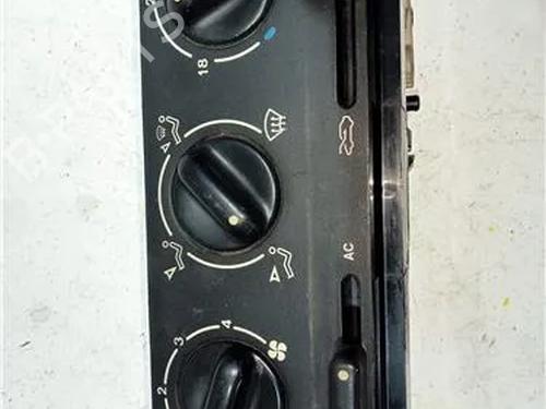Used Climate control PEUGEOT 605 (6B) 2.1 Turbo Diesel (109 hp) 25616966