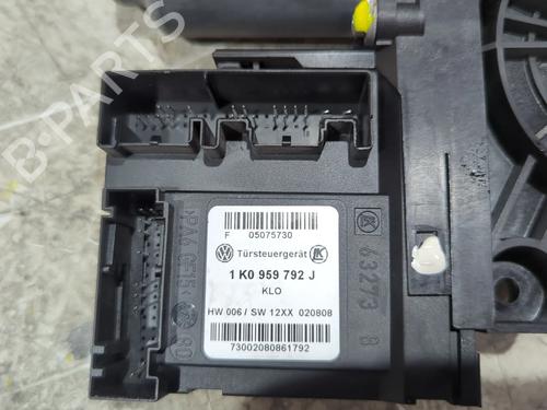 Right front window motor VW GOLF V (1K1) 1.9 TDI 4motion | BP26922585E20 