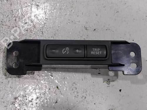 switch-nissan-micra-v-k14-2016-30934512 main image