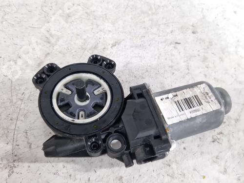 left-front-window-motor-renault-clio-iii-br01-cr01-2005-2006-2007-2008-2009-2010-2011-2012-2013-2014-32657285 main image