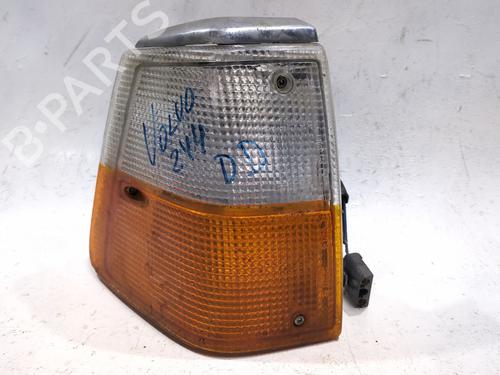 Clignotant avant droit VOLVO 240 (P242, P244) 2.0 (90 hp) 31885954