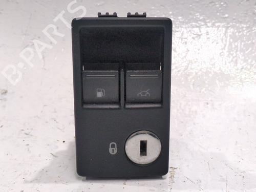 Schalter für VW NEW BEETLE Convertible (1Y7) 1.6 (102 hp) 32282405