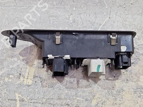 Left front window switch RENAULT LAGUNA II Grandtour (KG0/1_) 1.9 dCi (KG0G) | BP29877144I27