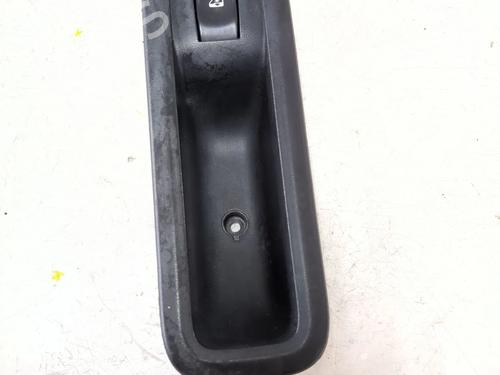 Used Right front window switch RENAULT TWINGO II (CN0_) 1.2 16V (CN04, CN0B) (75 hp) 26215562