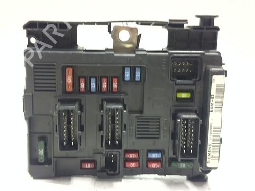 Used Fuse box Fuse box 39492856 39492856