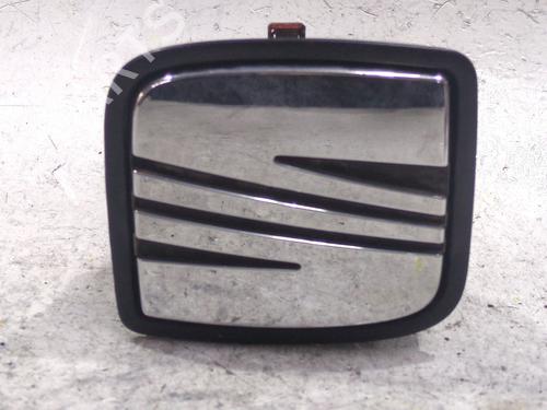 Used Tailgate handle Tailgate handle SEAT CORDOBA (6K1, 6K2) 2.0 i (115 hp) 33932942 33932942