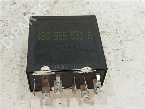 Sikringsdose AUDI A4 B5 (8D2) 2.5 TDI quattro (150 hp) 23911831