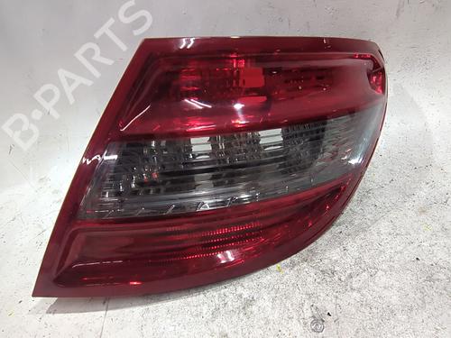 Used Right taillight Right taillight MERCEDES-BENZ C-CLASS (W204) C 220 CDI (204.008) (170 hp) 33932934 33932934