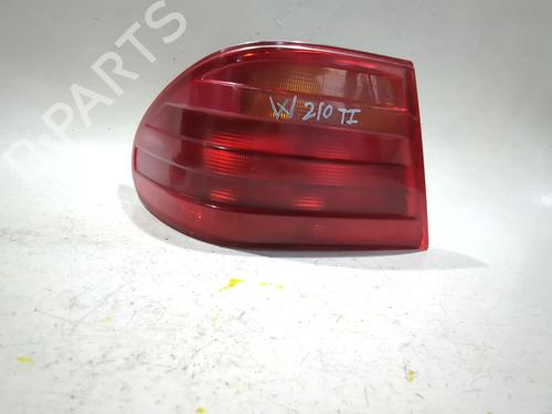 Rückleuchte Links für MERCEDES-BENZ E-CLASS (W210) E 300 Turbo-D (210.025) (177 hp) 26613071