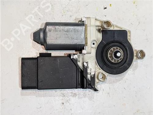 Right front window motor SEAT LEON (1M1) 1.9 TDI | BP23924902E20 