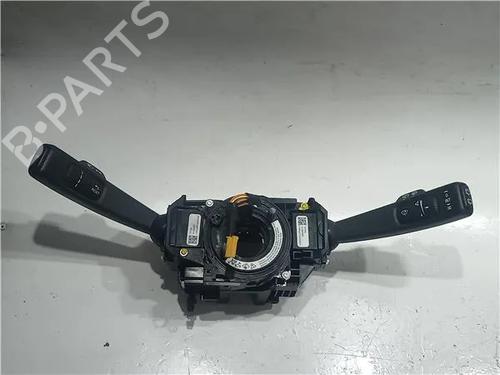 Used Switch VOLVO V40 Hatchback (525) D2 (120 hp) 23914806
