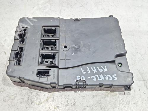 Used Electronic module RENAULT SCÉNIC II (JM0/1_) 1.5 dCi (JM02, JM13) (101 hp) 30385390