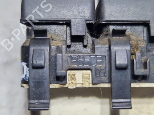 Left front window switch RENAULT MEGANE II Estate (KM0/1_) 1.9 dCi (KMRG, KM1G, KM0G, KM2C) | BP33605924I27 - Image 4