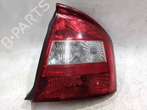Høyre baklys KIA CERATO I Saloon (LD) 2.0 CRDi (112 hp) 32667067