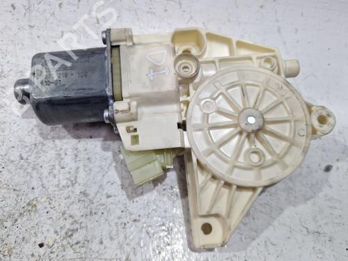 Rudehejsemotor forskærm venstre MERCEDES-BENZ C-CLASS (W204) C 200 CDI (204.001) (136 hp) 30697978