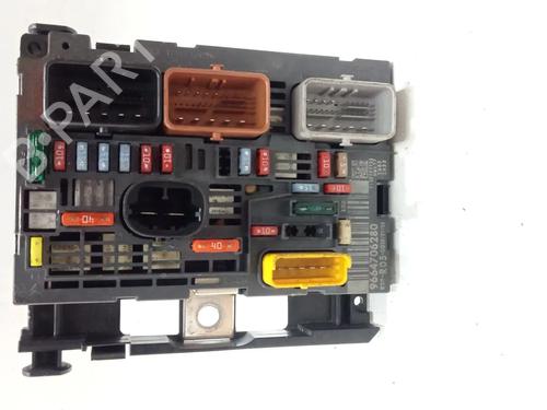 Used Fuse box CITROËN C4 Coupe (LA_) 1.6 HDi (90 hp) 26682418