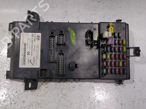 Used Fuse box HYUNDAI COUPE II (GK) [2001-2012]  30933545