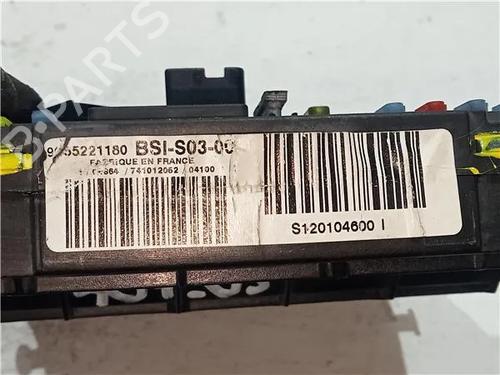 Fuse box PEUGEOT 407 (6D_) 2.0 HDi 135 (6DRHRH, 6DRHRE, 6DRHRG, 6DRHRJ) | BP24967552E1 - Image 2