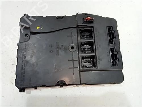 Zekeringkast RENAULT GRAND SCÉNIC II (JM0/1_) 1.9 dCi (JM0G, JM12, JM1G, JM2C) (120 hp) 23909626