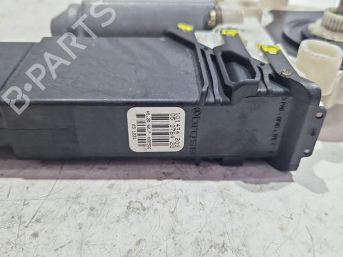 Right front window motor MITSUBISHI MIRAGE / SPACE STAR VI Hatchback (A0_A) 1.2 (A03A) | BP32668932E20 - Image 2