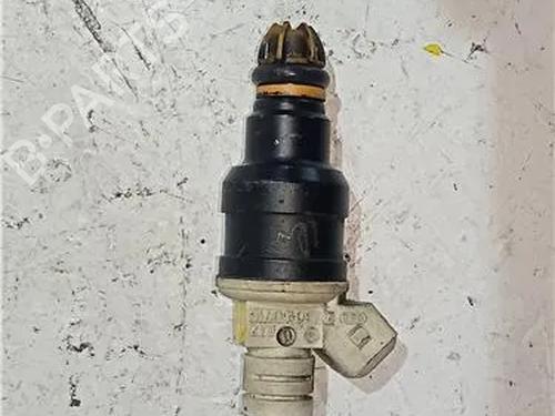 Used Injector BMW 5 (E34) 525 i 24V (192 hp) 23921367