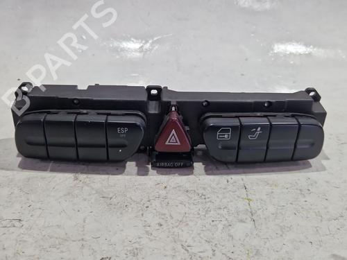 Used Switch Switch MERCEDES-BENZ C-CLASS (W203) C 200 CDI (203.004) (116 hp) 33604899 33604899