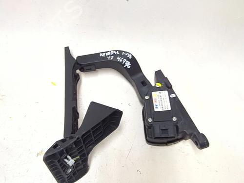 Used Pedal HYUNDAI ix35 (LM, EL, ELH) 1.7 CRDi (116 hp) 25470506