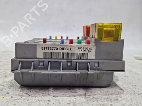 Zekeringkast SUZUKI SWIFT IV (FZ, NZ) 1.3 DDiS (AZG413D, ZC02S, ZC92S) | BP30773066E1