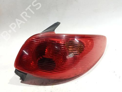 Høyre baklys PEUGEOT 206 Hatchback (2A/C) 1.6 HDi 110 (109 hp) 29240249