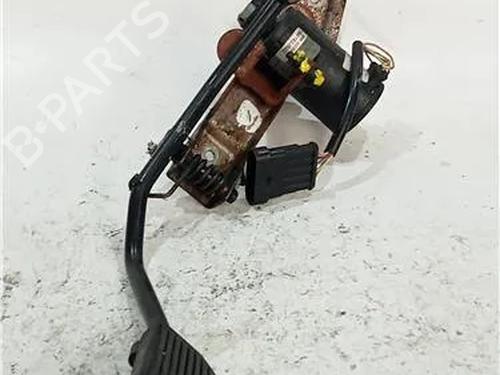 Used Pedal NISSAN PRIMERA Hatchback (P11) 1.8 16V (114 hp) 23910578