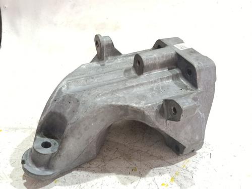 Used Engine mount Engine mount MERCEDES-BENZ SPRINTER 3,5-t Van (B906) 313 CDI (906.631, 906.633, 906.635, 906.637) (129 hp) 39103214 39103214