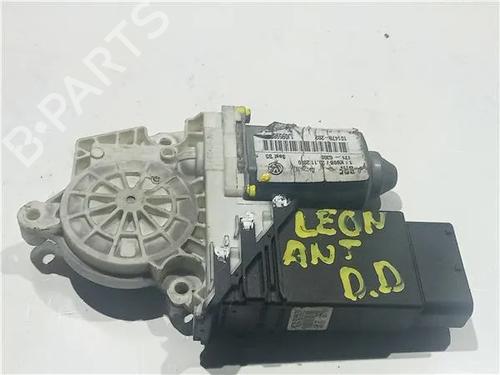 Right front window motor SEAT LEON (1M1) 1.9 TDI | BP23912667E20