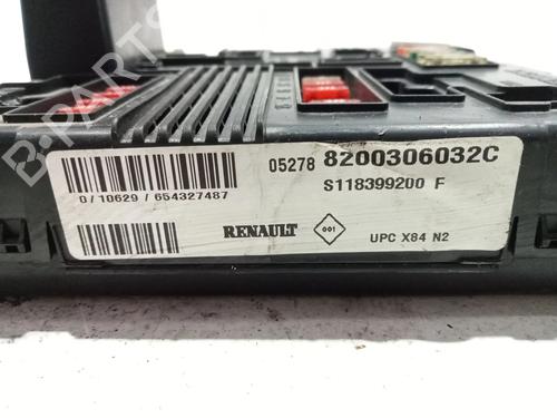 Fuse box RENAULT MEGANE II Saloon (LM0/1_) 1.9 dCi | BP29394679E1 
